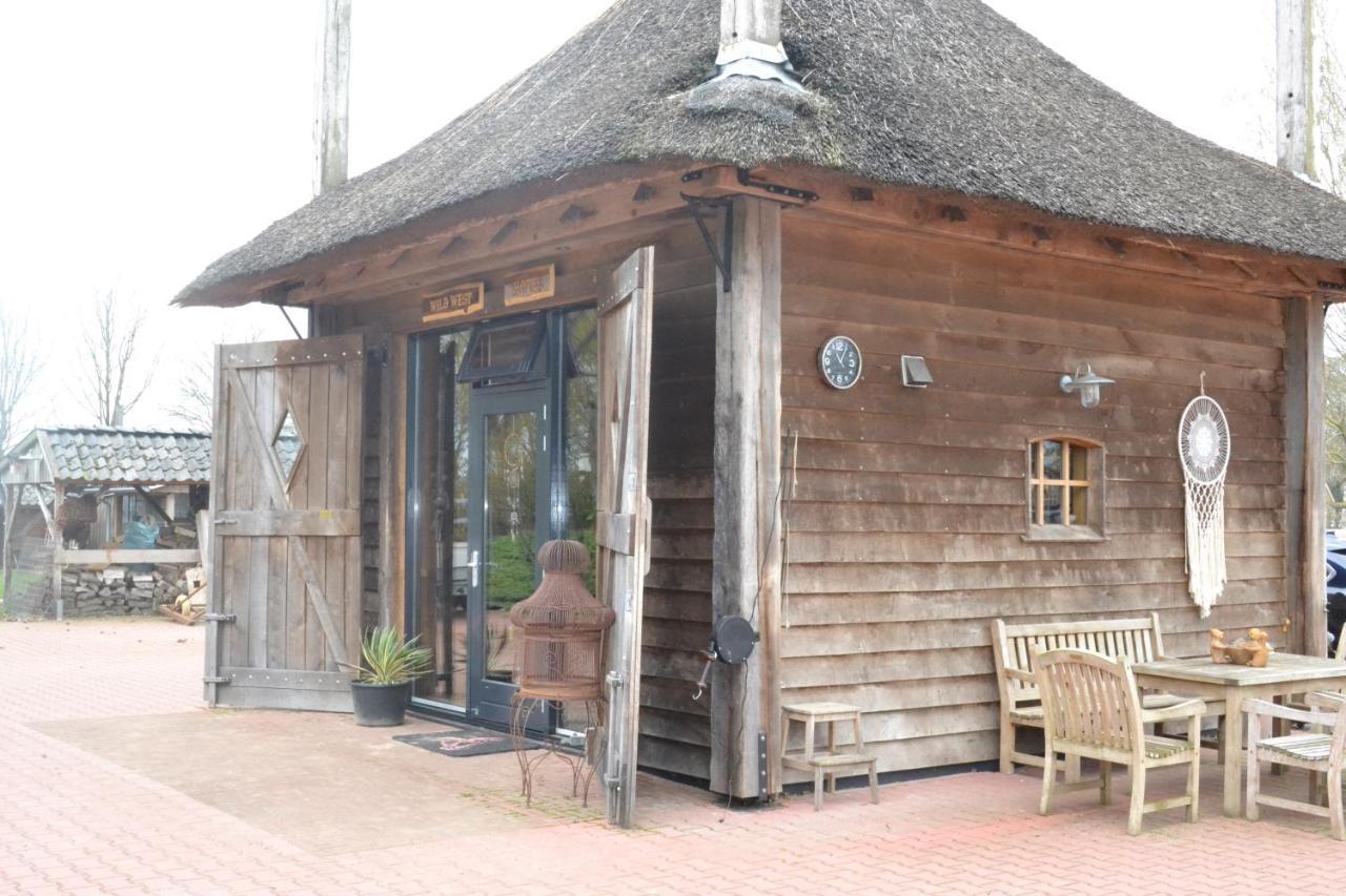 Wildwestruurlo Villa ภายนอก รูปภาพ